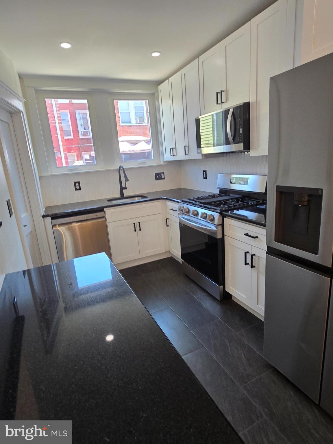 7441 Beverly Road Philadelphia, PA 19138 - Photo 11 of 56