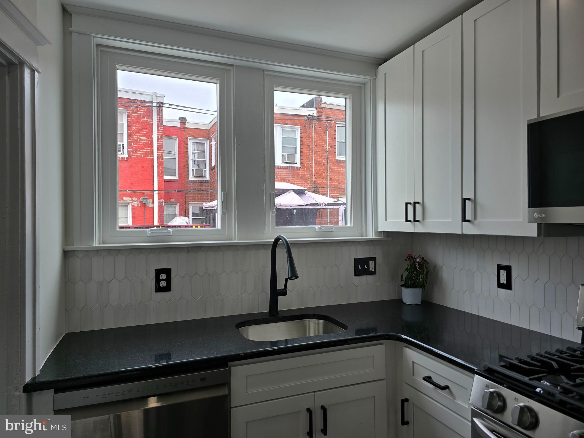 7441 Beverly Road Philadelphia, PA 19138 - Photo 16 of 56