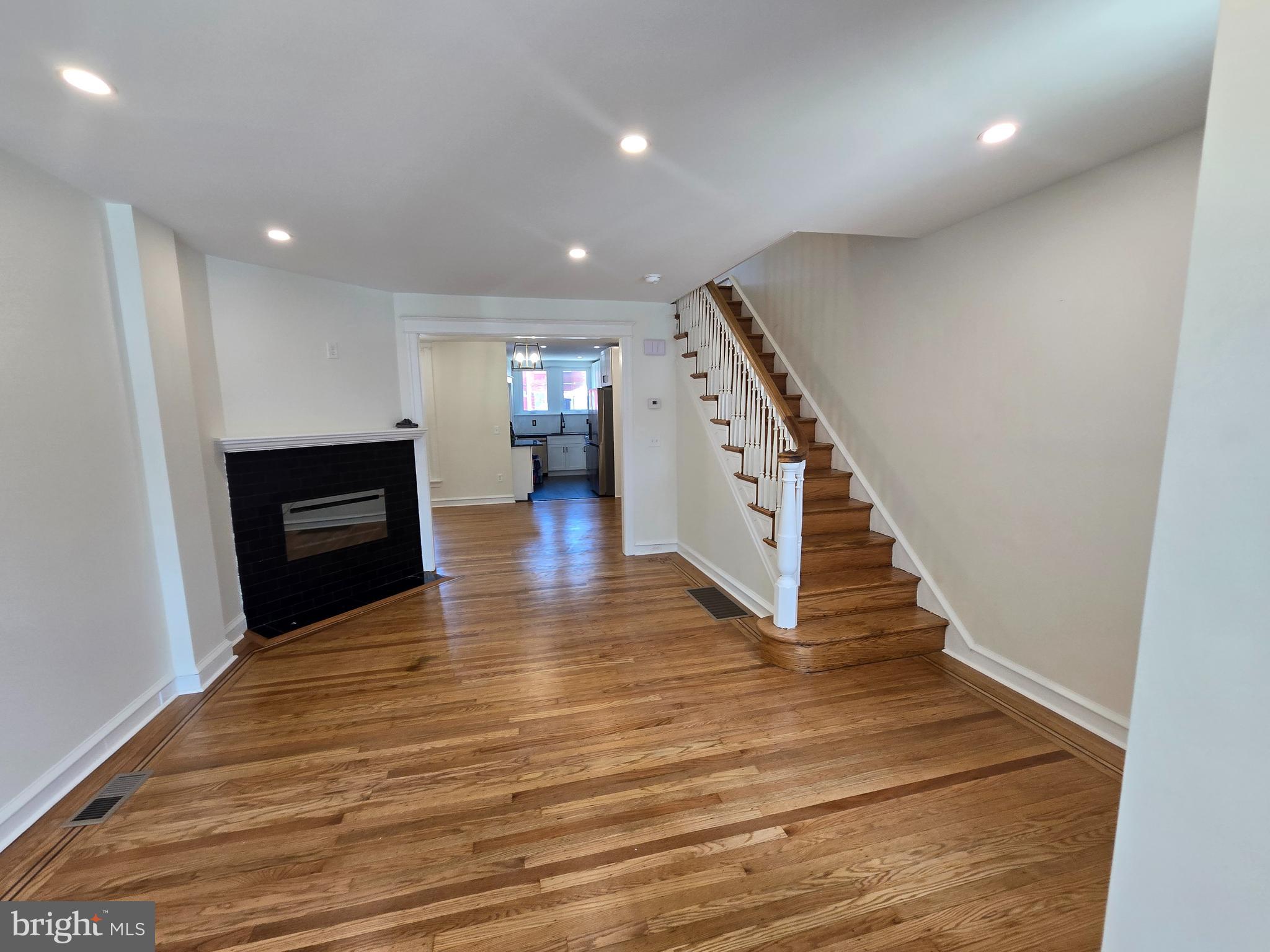 7441 Beverly Road Philadelphia, PA 19138 - Photo 4 of 56