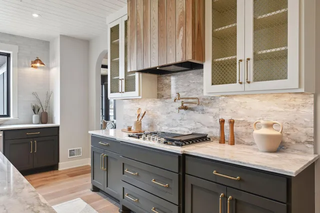 $1,979,821 | 5523 Game Farm, Victoria, MN 55318