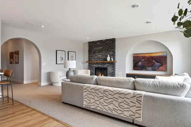 $1,979,821 | 5523 Game Farm, Victoria, MN 55318