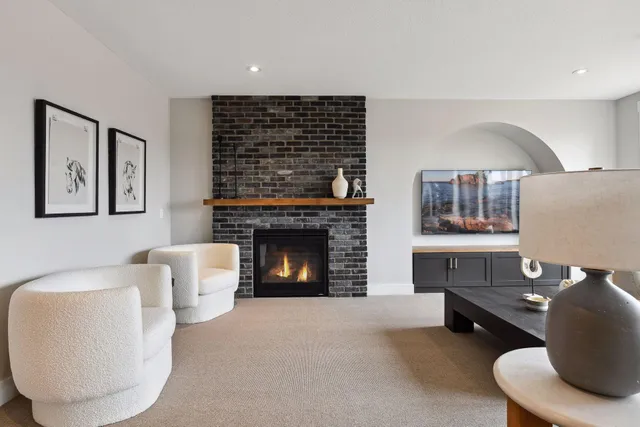 $1,979,821 | 5523 Game Farm, Victoria, MN 55318