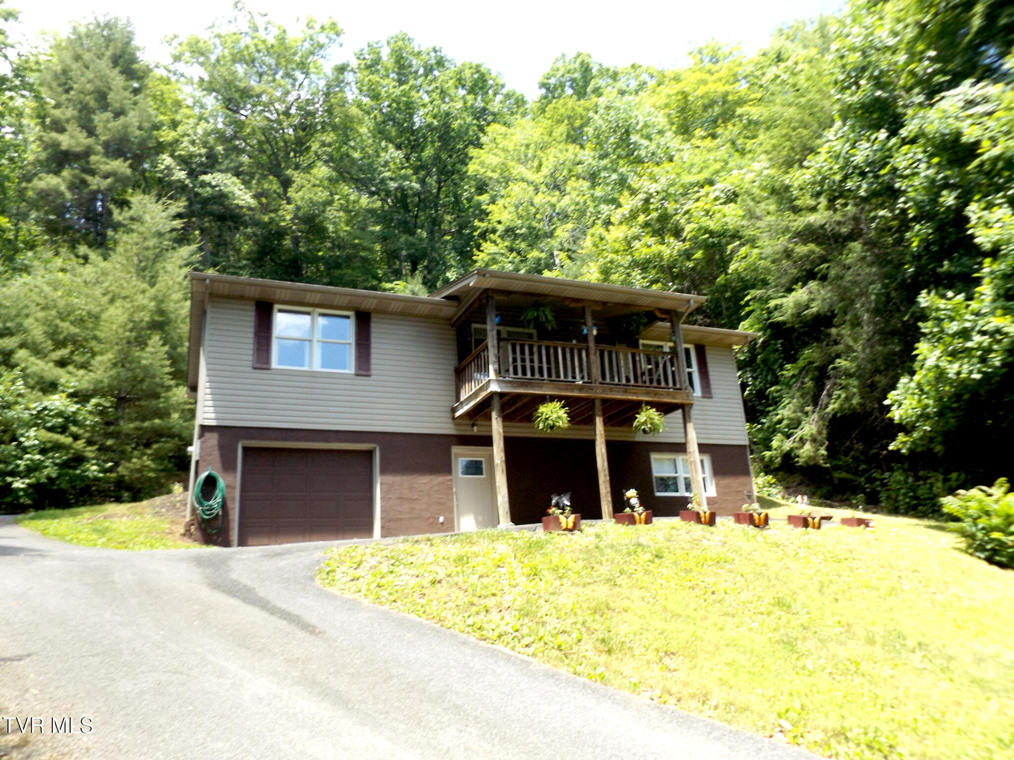 130 Timber Lane Hampton, TN 37658 - Photo 2 of 43 DSCF8261Best57 (2)