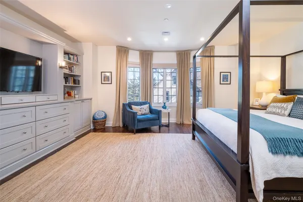 $1,995,000 | 35 1st Street, Pelham, NY 10803