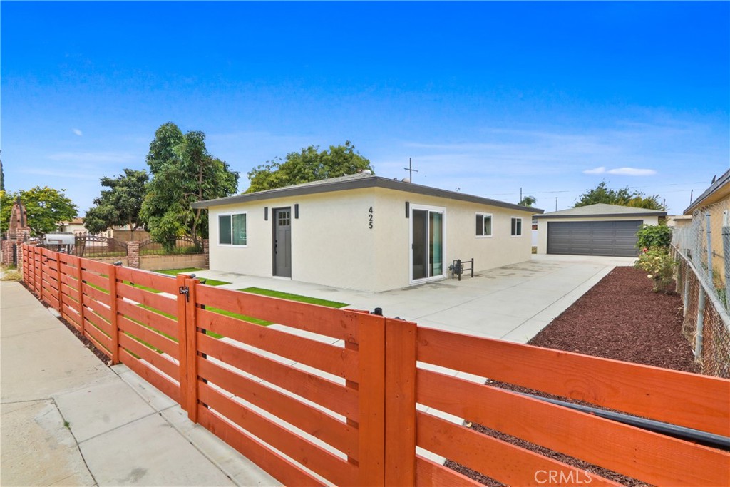 425 East Pacific Street Carson, CA 90745 - Photo 1 of 1
