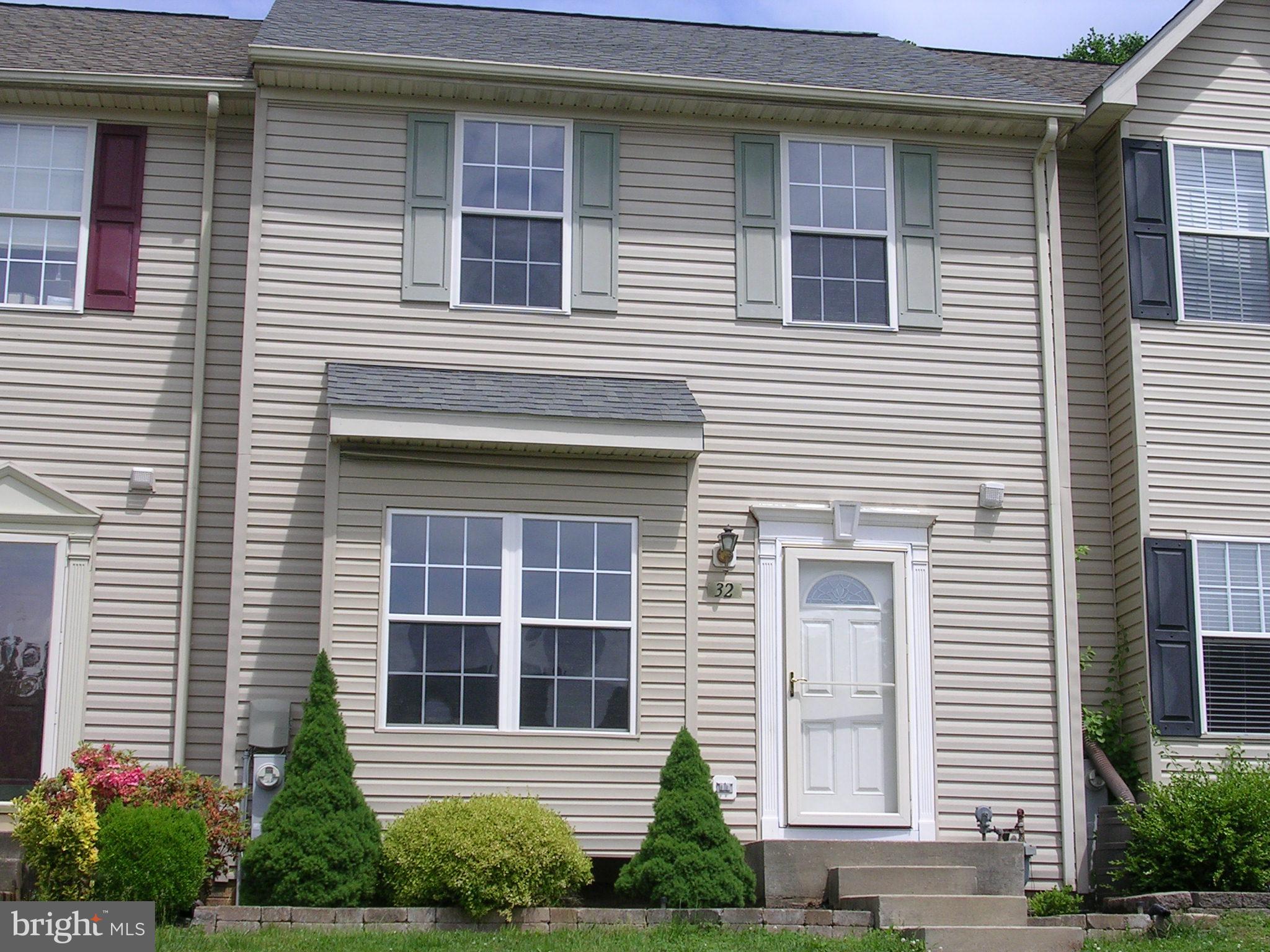 Beautiful townhouse with two level bump out