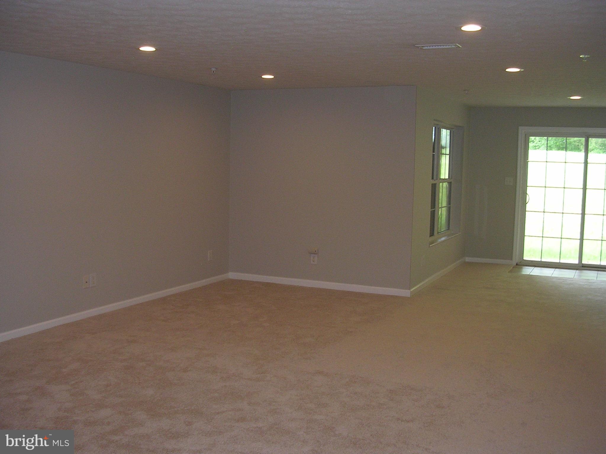 32 Bellhurst Way Nottingham, MD 21236 - Photo 24 of 28 lower level fam. rm shows bump out with walkout