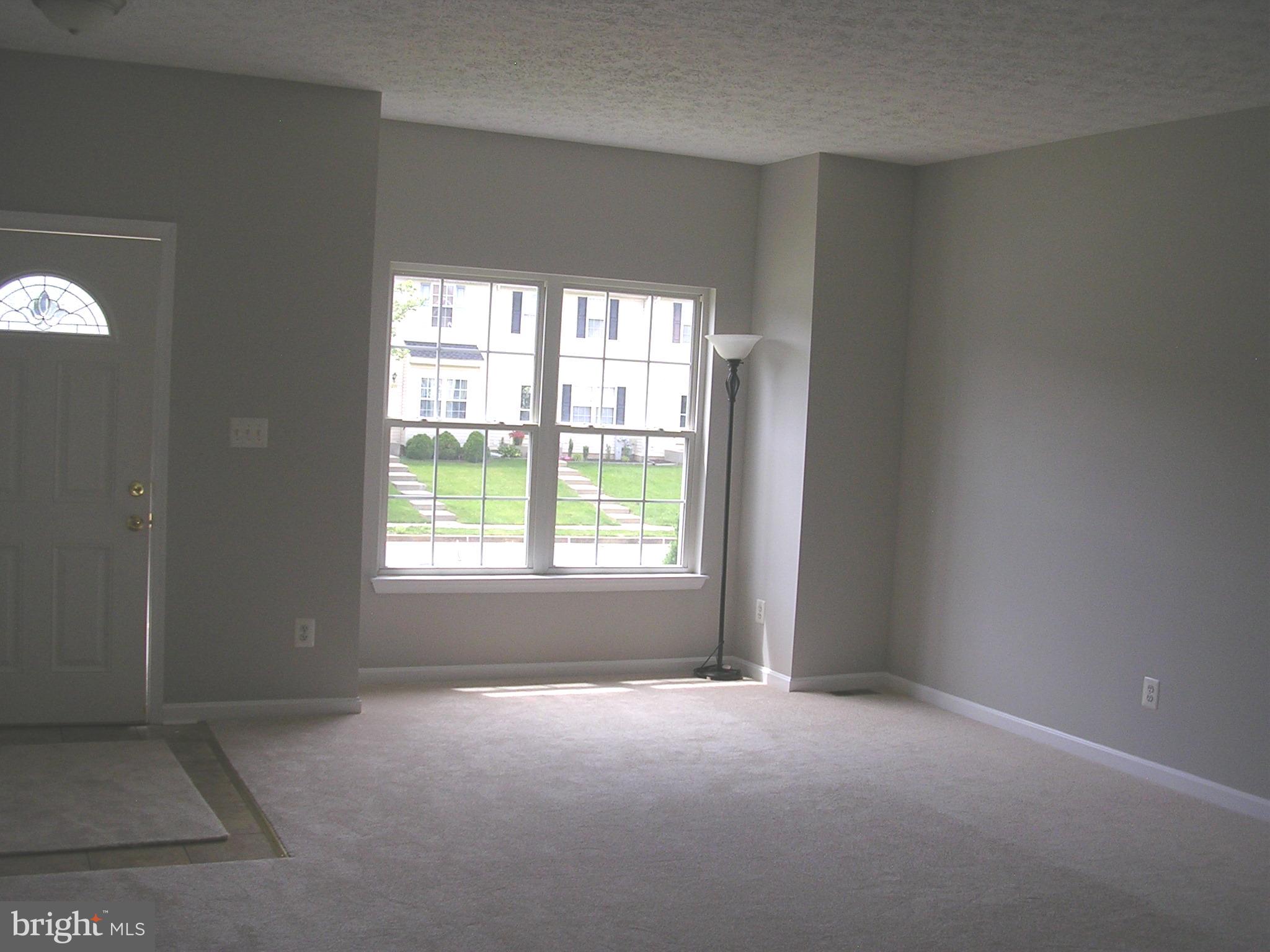 32 Bellhurst Way Nottingham, MD 21236 - Photo 4 of 28 Living Room