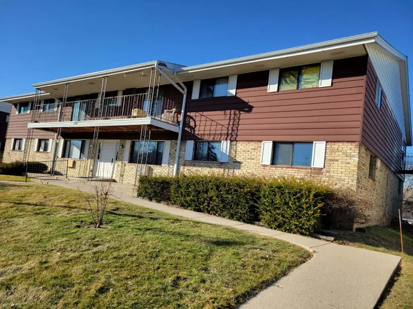 $164,900 | 8322 West Howard Avenue, Unit 2, Milwaukee, WI 53220