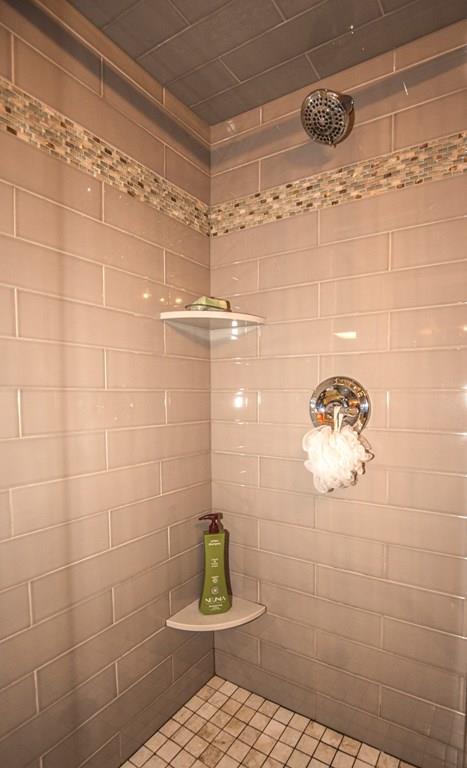 44 Quentin Road Springfield, MA 01129 - Photo 29 of 40 a bathroom with a shower