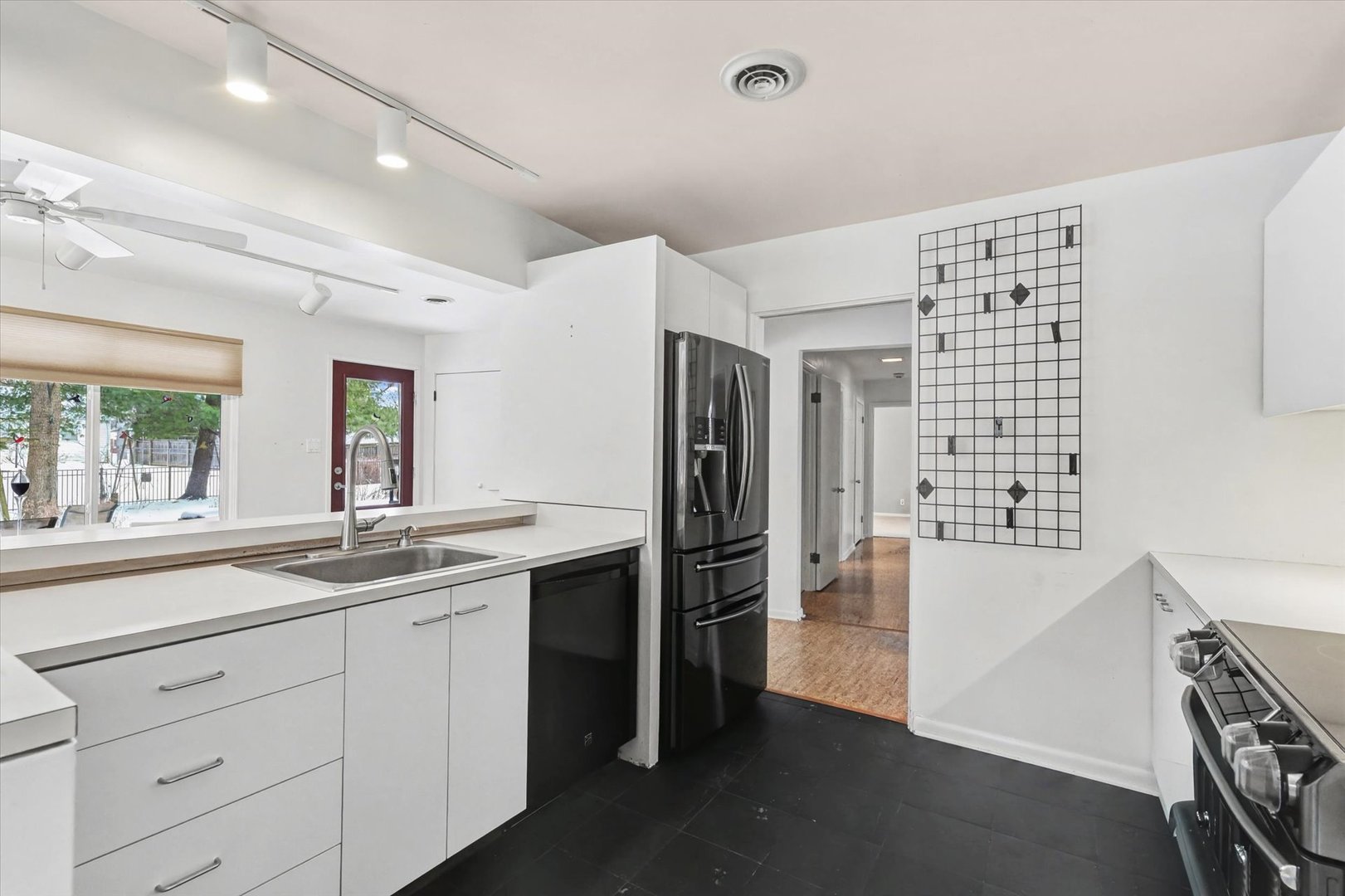 605 South James Street Champaign, IL 61821 - Photo 13 of 37