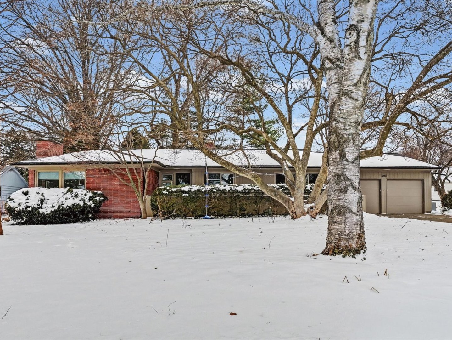 605 South James Street Champaign, IL 61821 - Photo 2 of 37