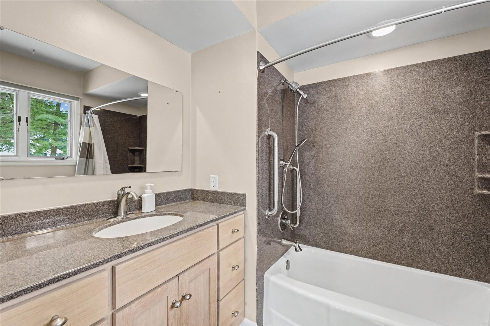 605 South James Street Champaign, IL 61821 - Photo 25 of 37