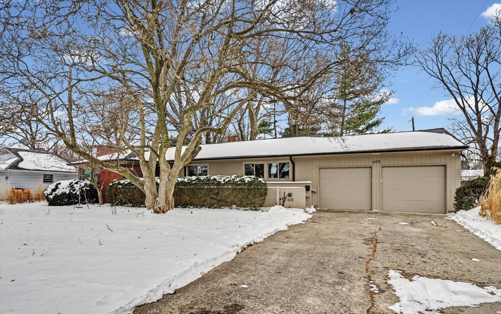 605 South James Street Champaign, IL 61821 - Photo 3 of 37