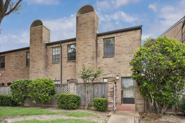 $1,950 | 9850 Pagewood Lane, Unit 1507, Houston, TX 77042