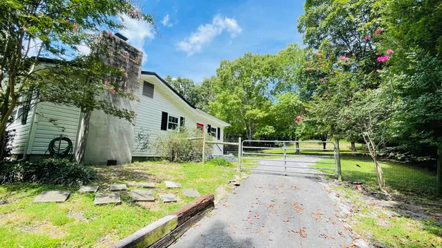 $2,200 | 6521 Shirley Pond Road, Harrison, TN 37341