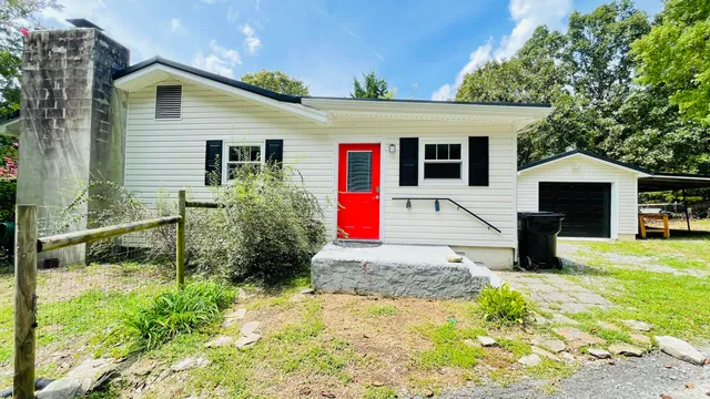 $2,200 | 6521 Shirley Pond Road, Harrison, TN 37341