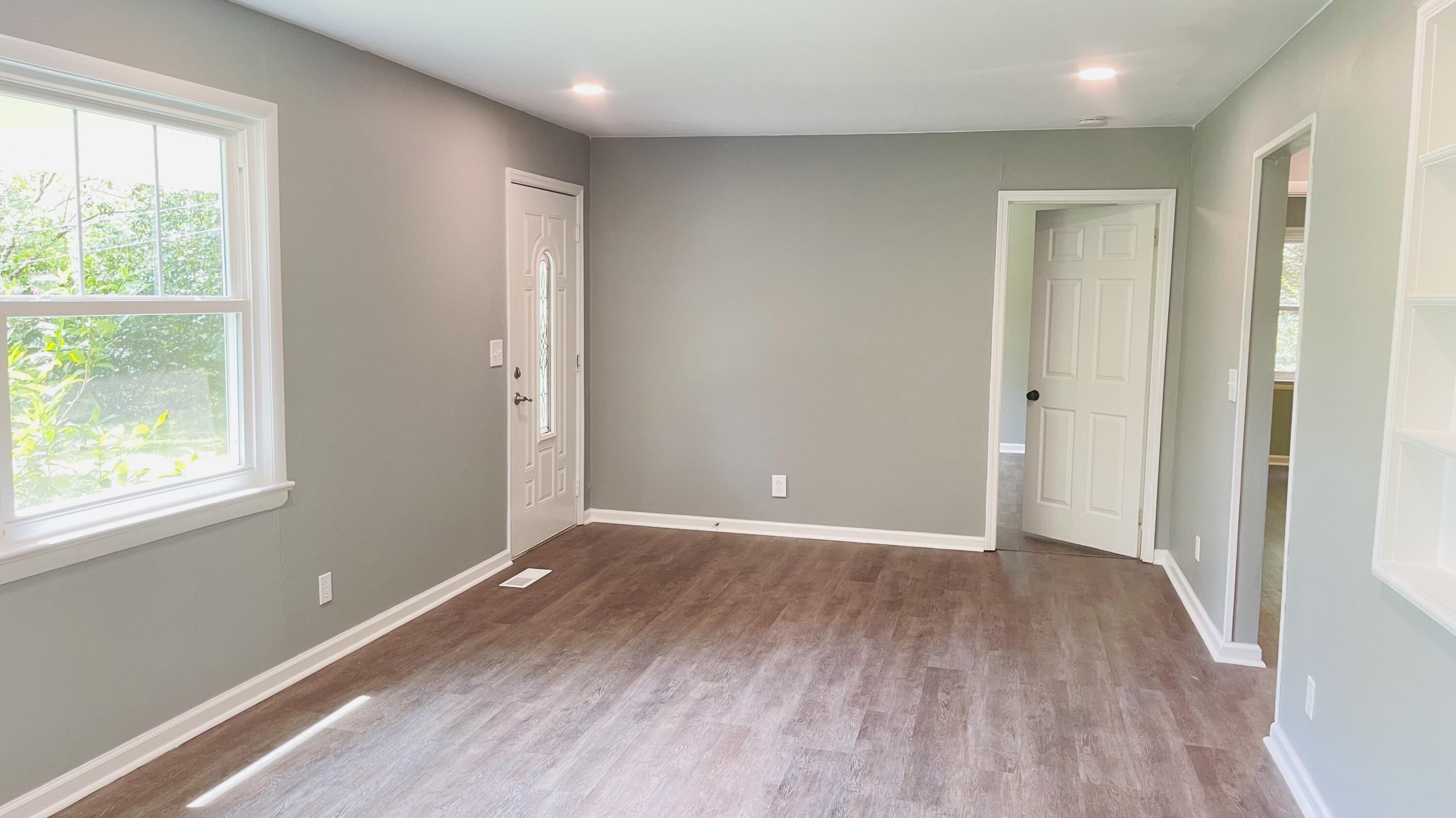 6521 Shirley Pond Road Harrison, TN 37341 - Photo 3 of 35 Living Room