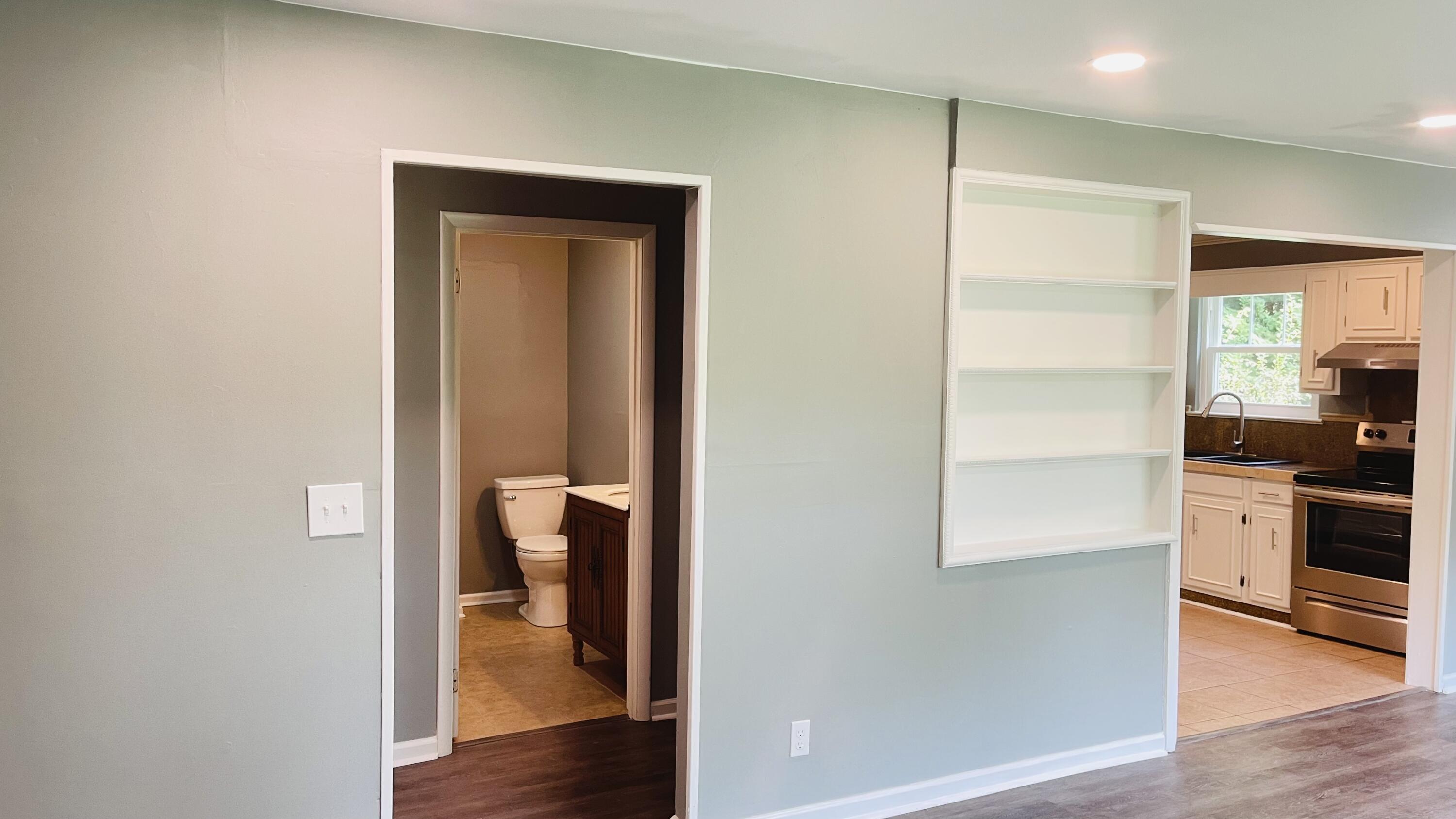 6521 Shirley Pond Road Harrison, TN 37341 - Photo 5 of 35 Living Room