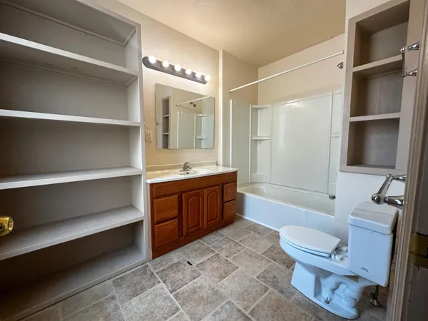 $600,000 | 556 Jefferson Street, Oshkosh, WI 54901