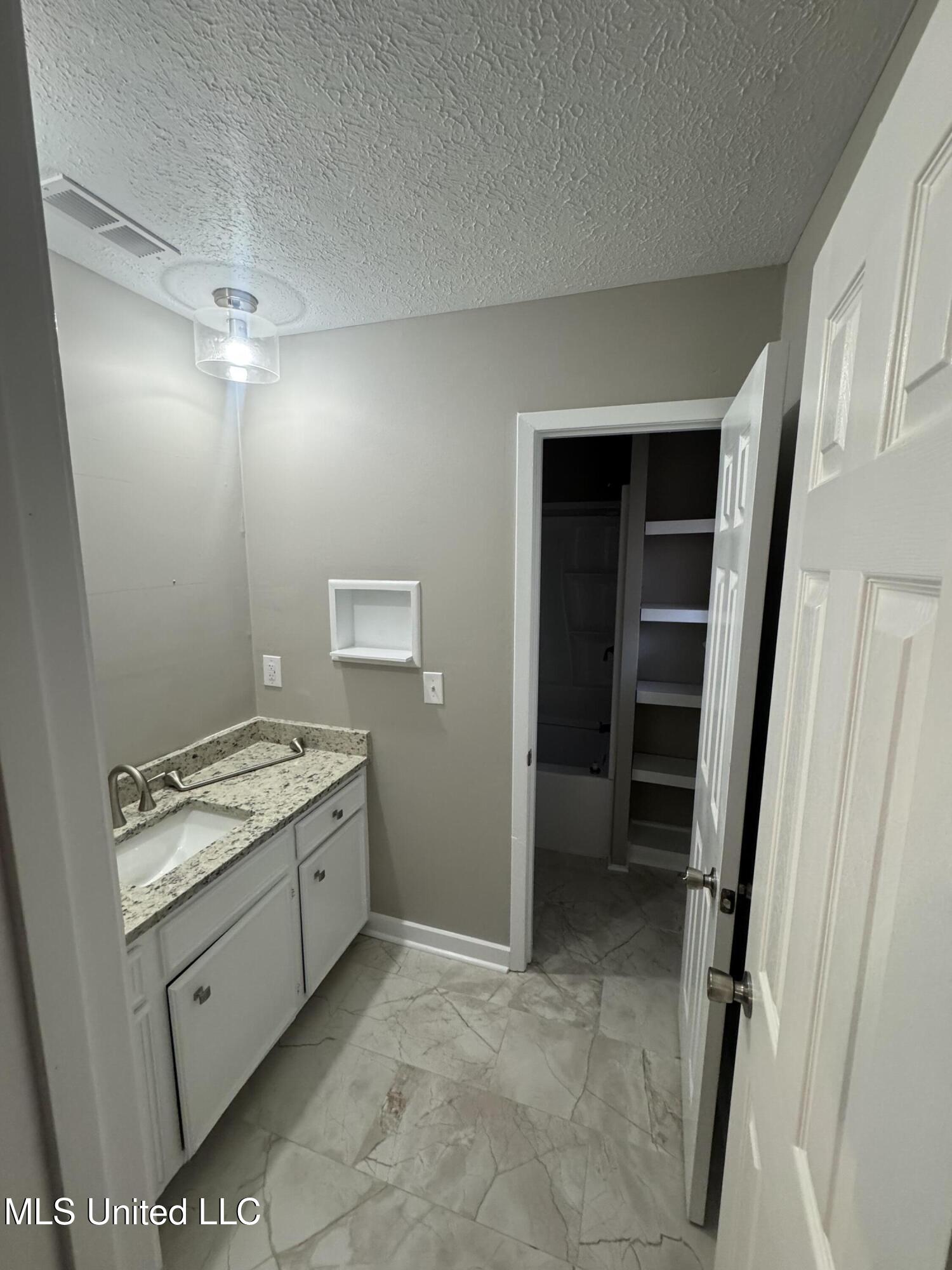 344 Red Oak Drive Jackson, MS 39212 - Photo 12 of 18 IMG_8376