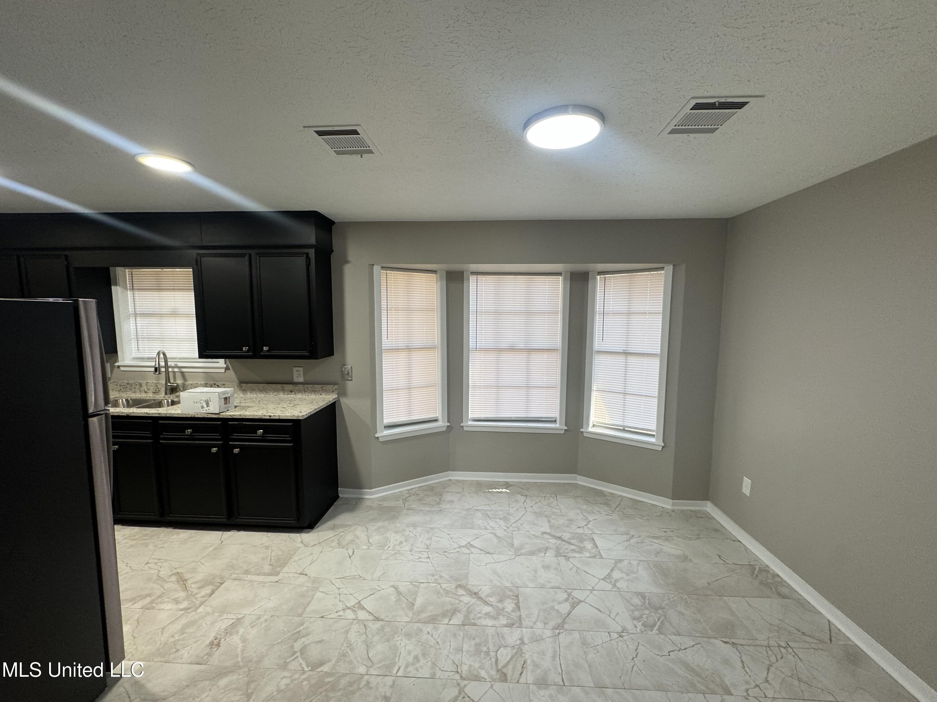 344 Red Oak Drive Jackson, MS 39212 - Photo 4 of 18 IMG_8370