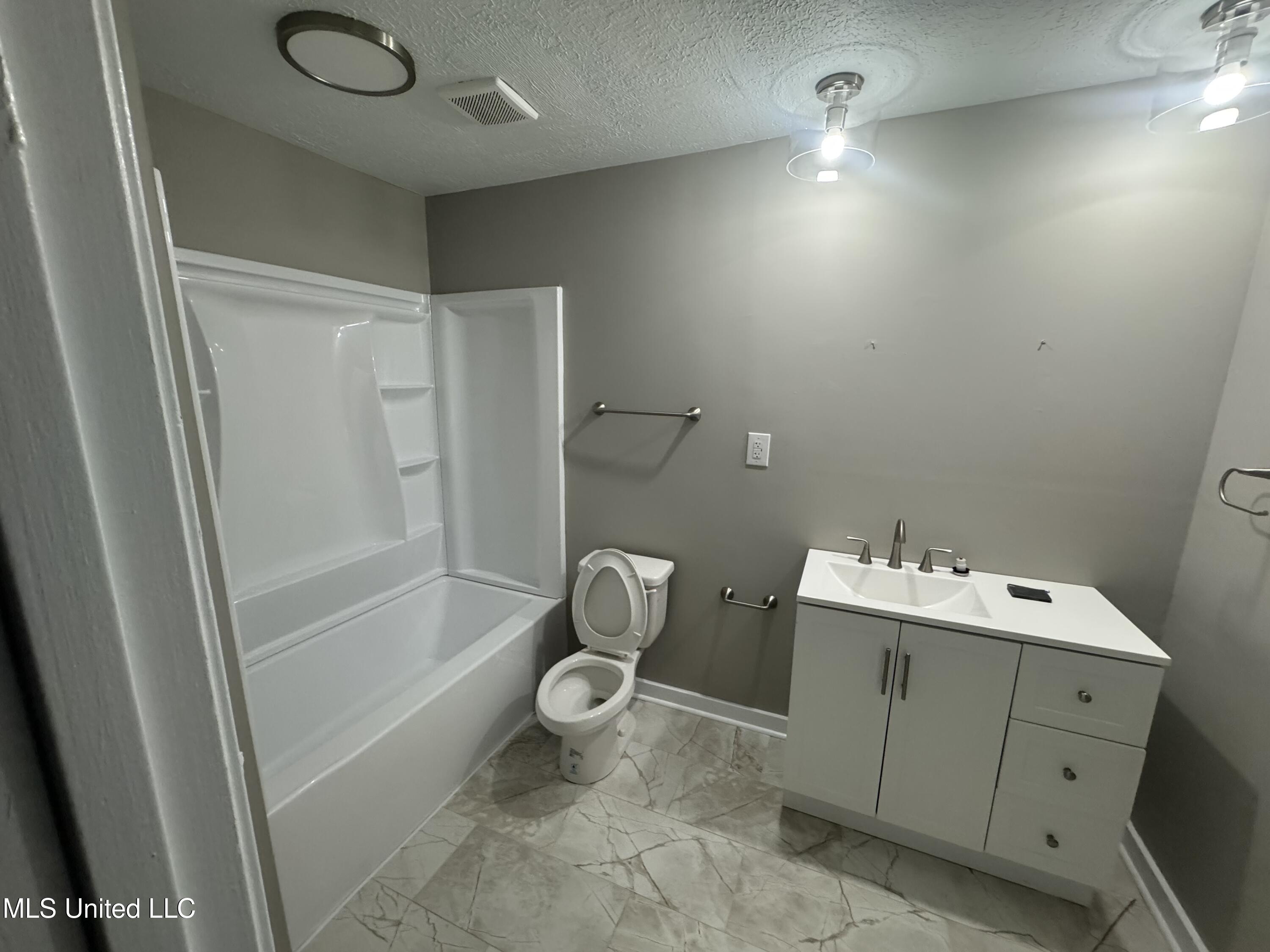 344 Red Oak Drive Jackson, MS 39212 - Photo 10 of 18 IMG_8374