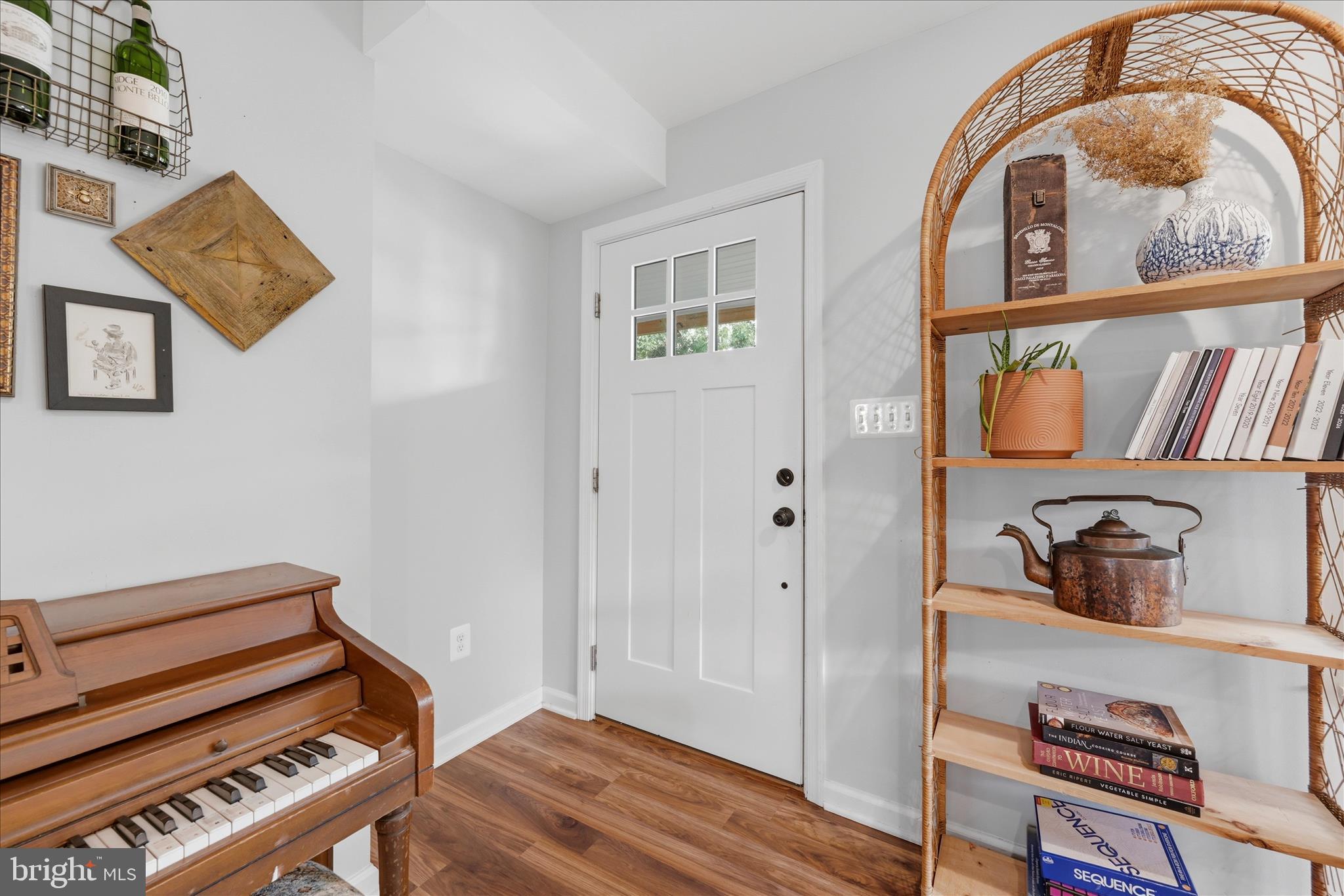 405 Edwards Ferry Road Northeast Leesburg, VA 20176 - Photo 5 of 95 Entry