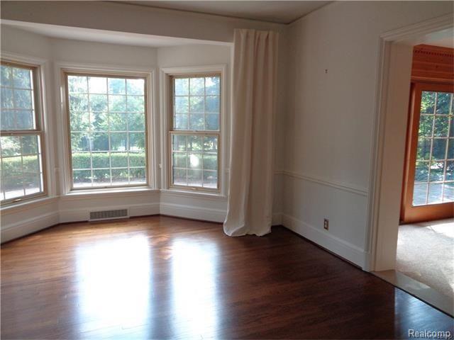 735 Shirley Road Birmingham, MI 48009 - Photo 3 of 9 4.jpg