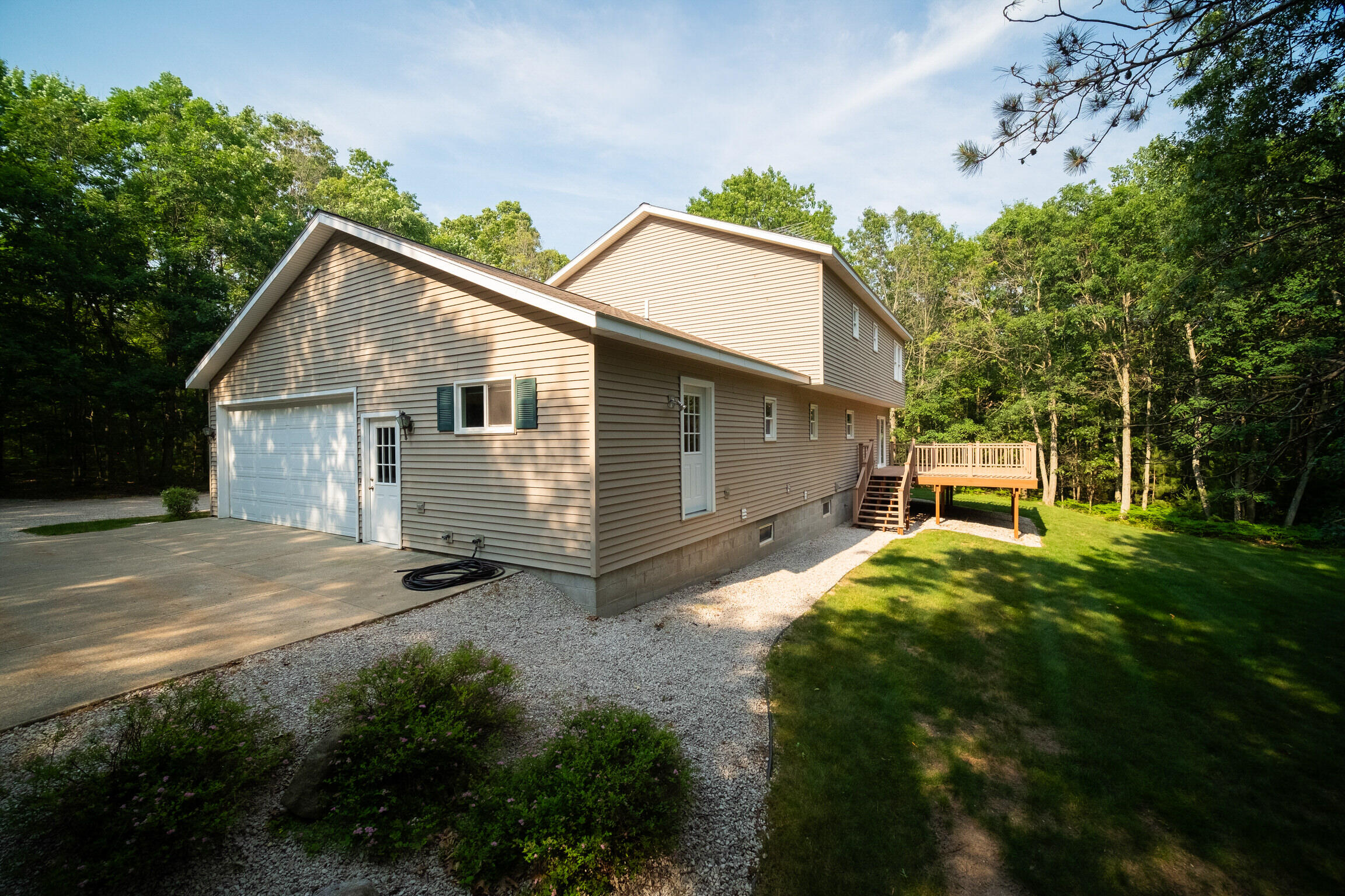 2095 Fox Farm Road Manistee, MI 49660 - Photo 6 of 65 Garage