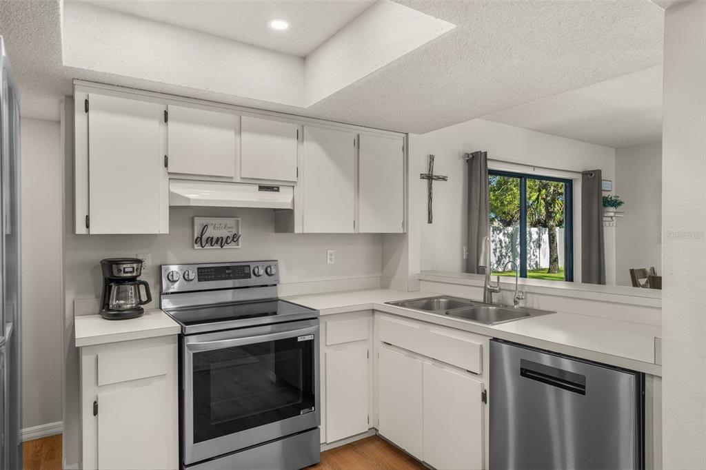 5525 Applegate Drive Spring Hill, FL 34606 - Photo 9 of 24