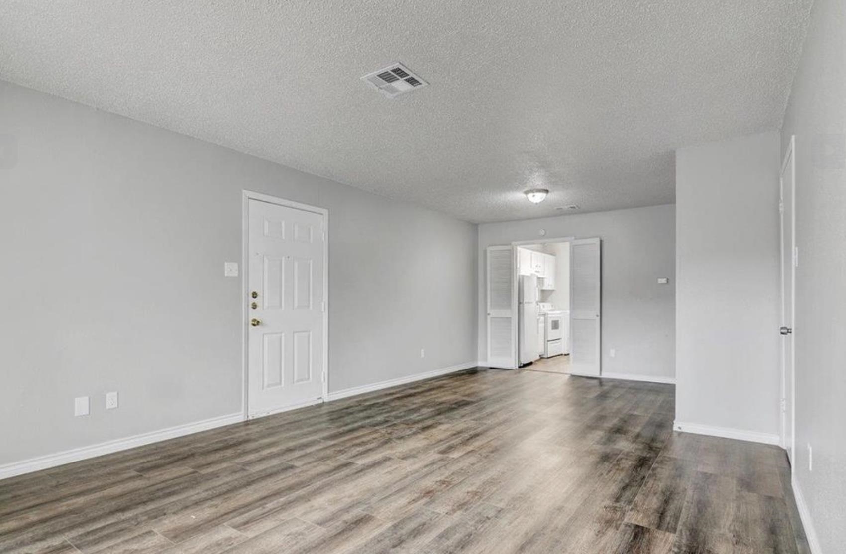 4115 Crow Road Beaumont, TX 77706 - Photo 3 of 8