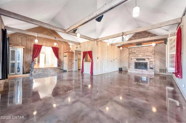 $999,900 | 222 Country Club Lane, Jackson, TN 38305