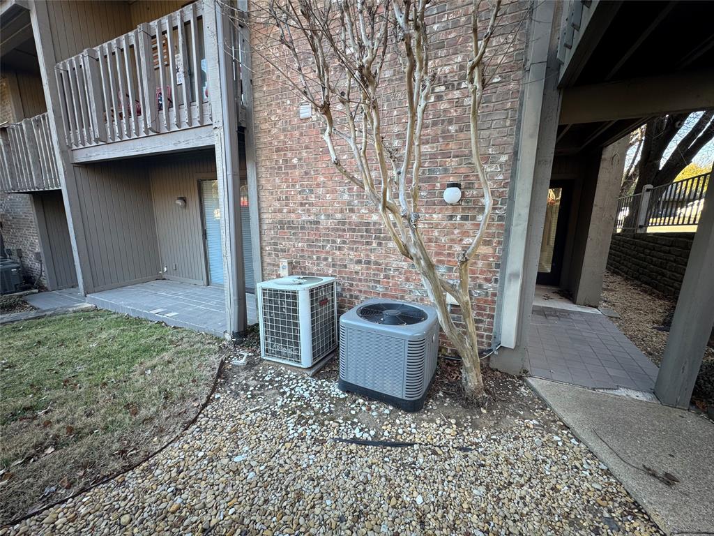 1121 Signal Ridge Place Rockwall, TX 75032 - Photo 4 of 22