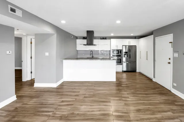 $1,800 | 16622 Theresa Lane, Unit 304, Tinley Park, IL 60477