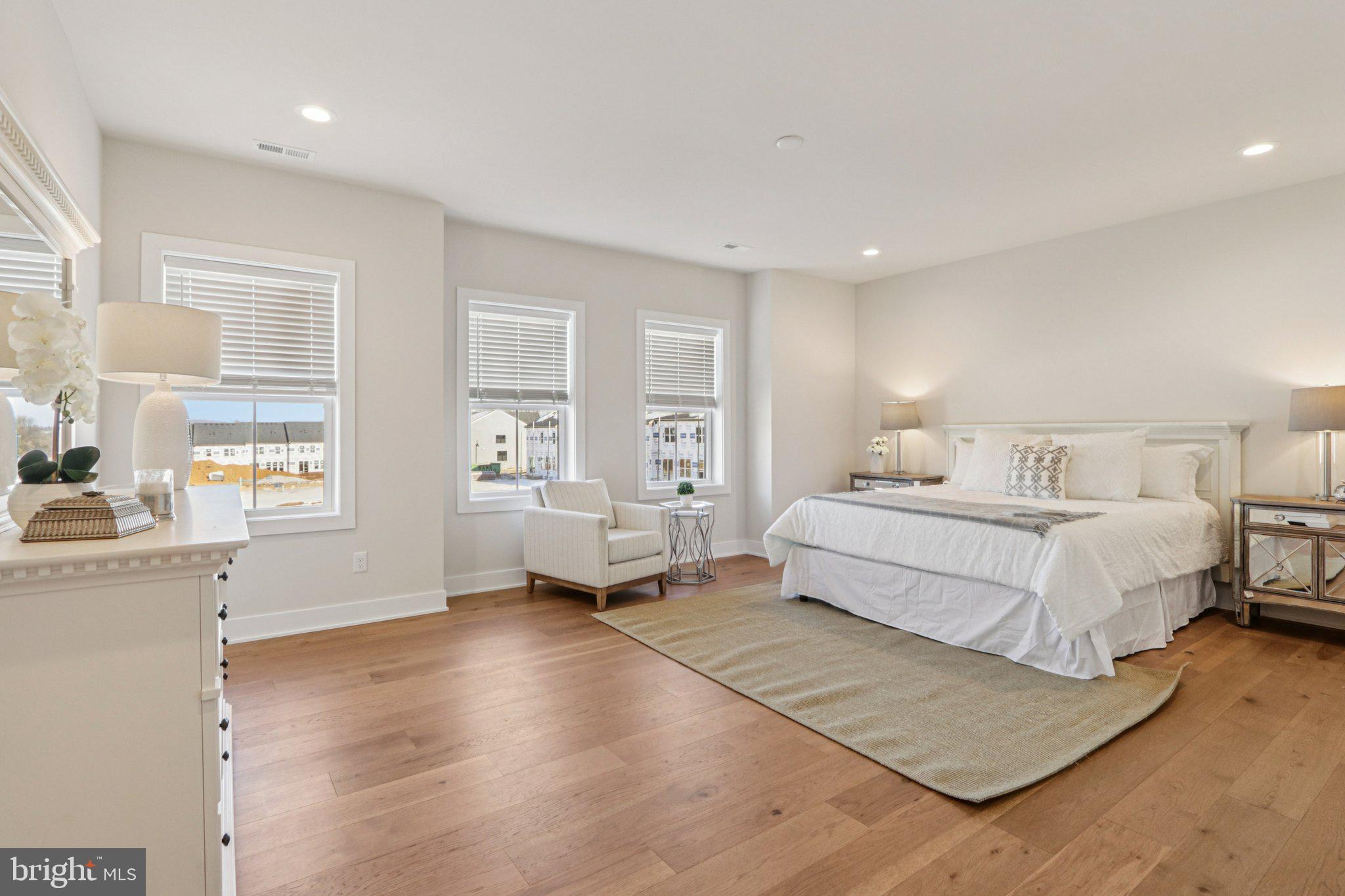 127 Alroy Road Malvern, PA 19355 - Photo 22 of 49 Primary Ensuite