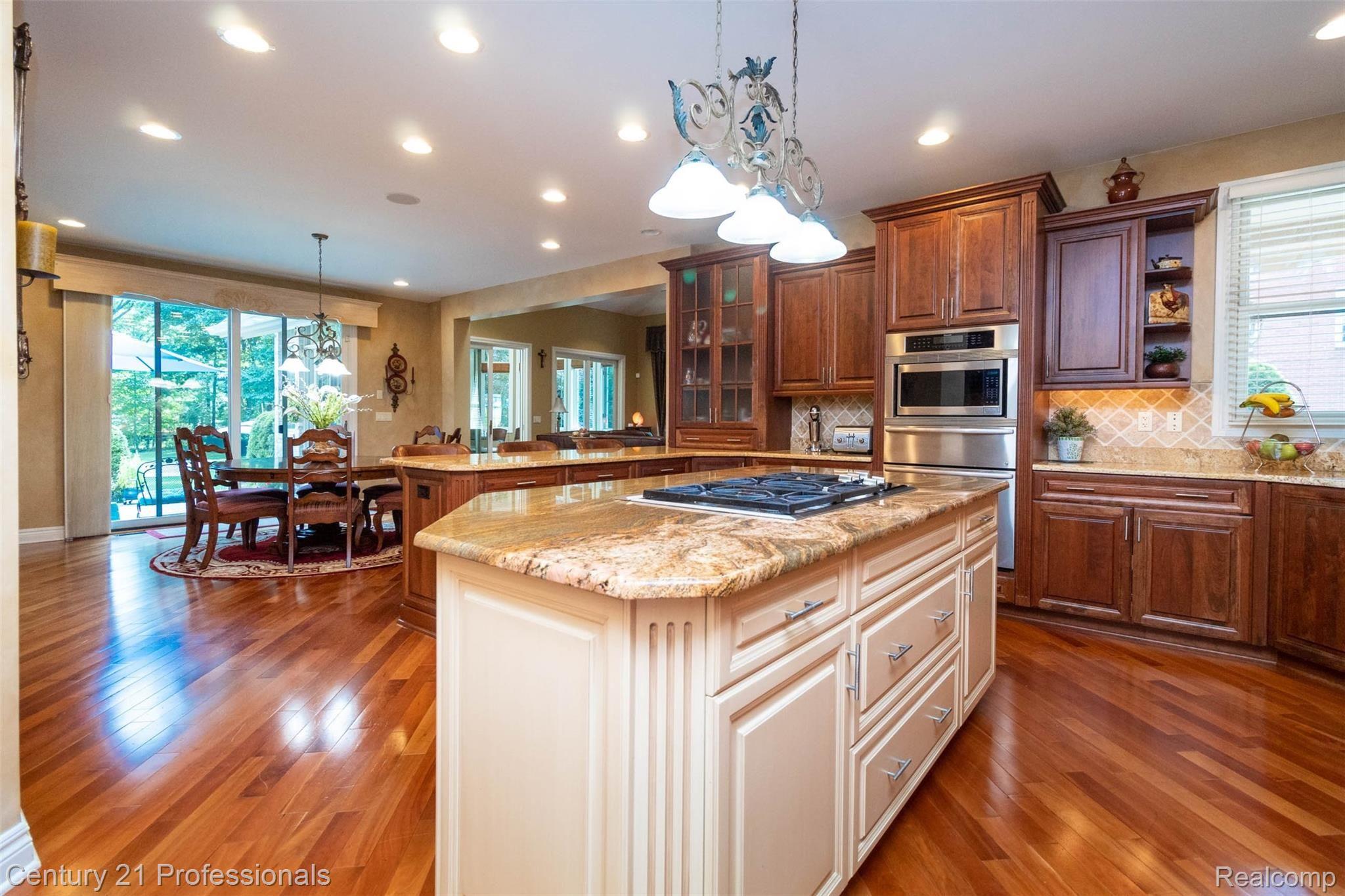 524 Trinway Road Troy, MI 48085 - Photo 24 of 75 Chef's Kitchen