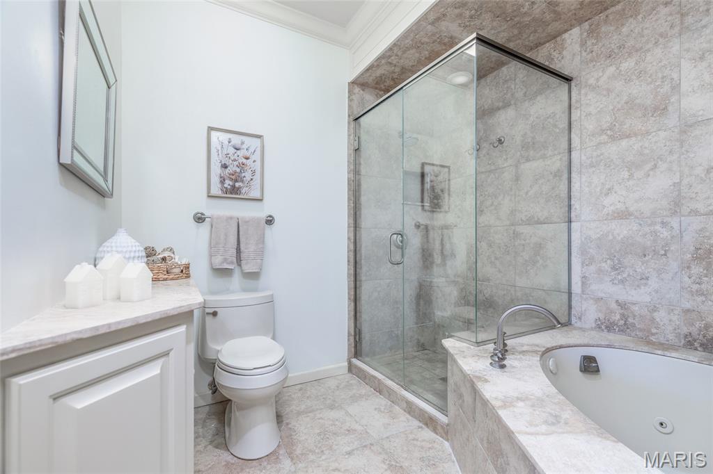 155 North Hanley Road, Unit 302 University City, MO 63105 - Photo 26 of 36