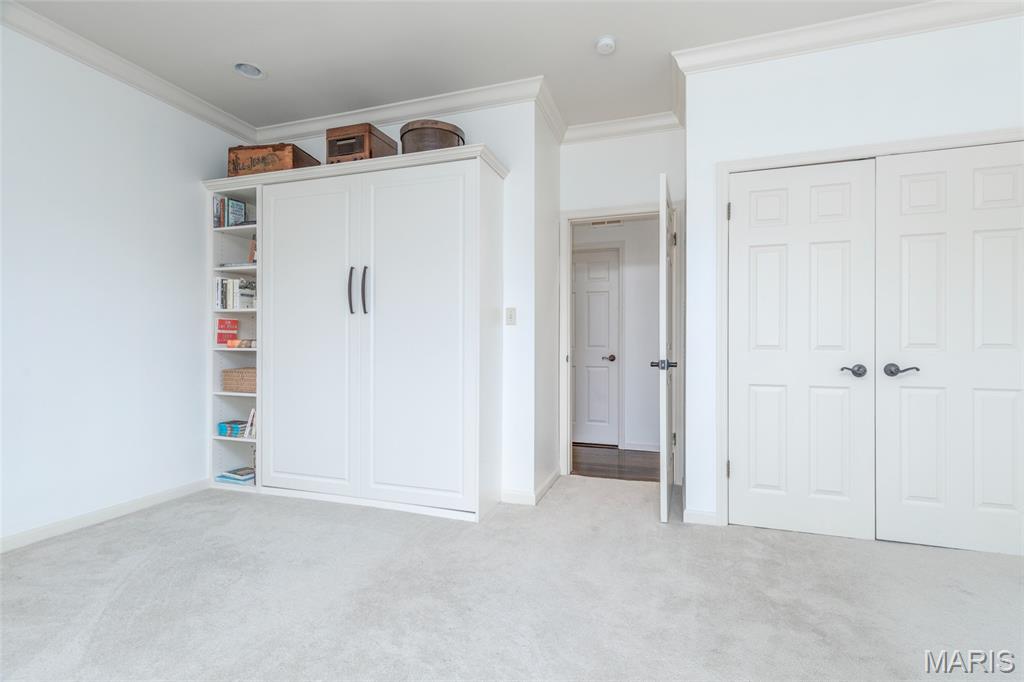 155 North Hanley Road, Unit 302 University City, MO 63105 - Photo 29 of 36