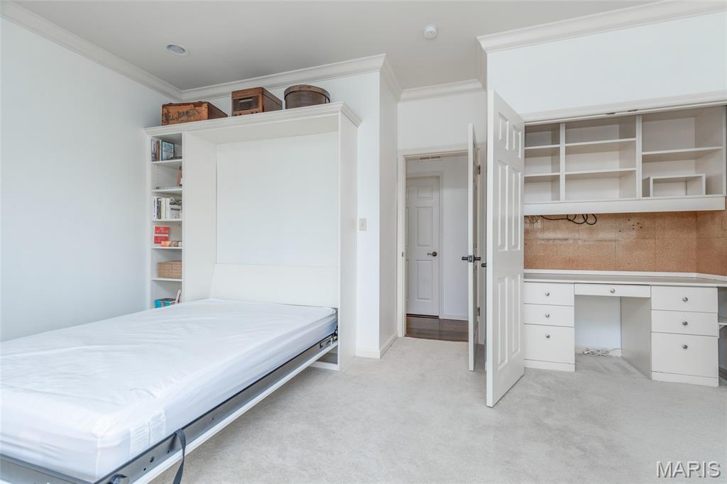 155 North Hanley Road, Unit 302 University City, MO 63105 - Photo 30 of 36