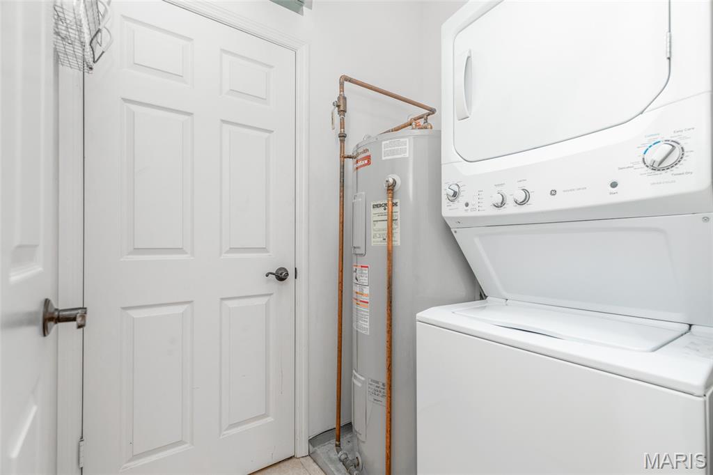 155 North Hanley Road, Unit 302 University City, MO 63105 - Photo 33 of 36