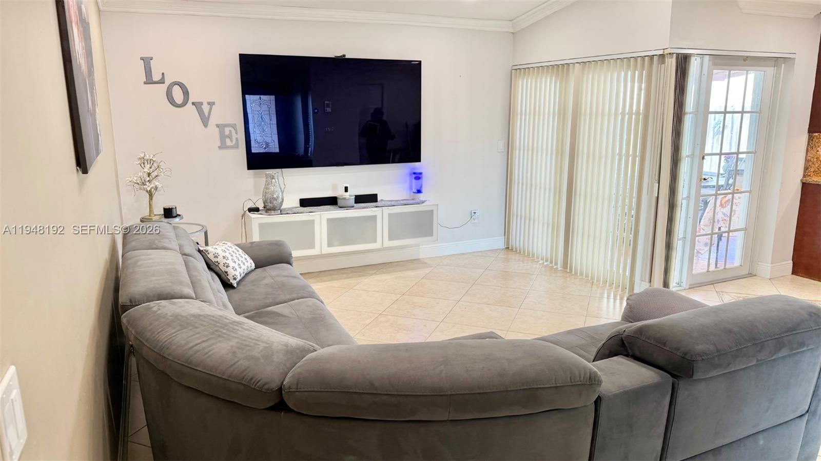 12285 Southwest 257th Terrace Homestead, FL 33032 - Photo 11 of 43