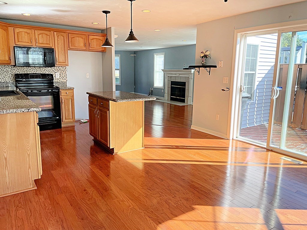 12 Pearlbush Path Worcester, MA 01607 - Photo 4 of 16