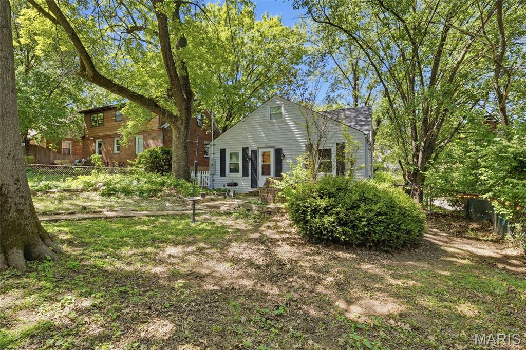 748 North Laclede Station Road Webster Groves, MO 63119 - Photo 14 of 19
