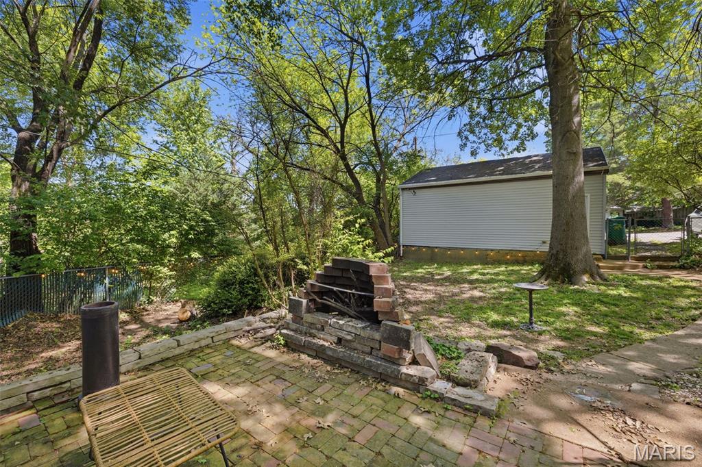 748 North Laclede Station Road Webster Groves, MO 63119 - Photo 15 of 19