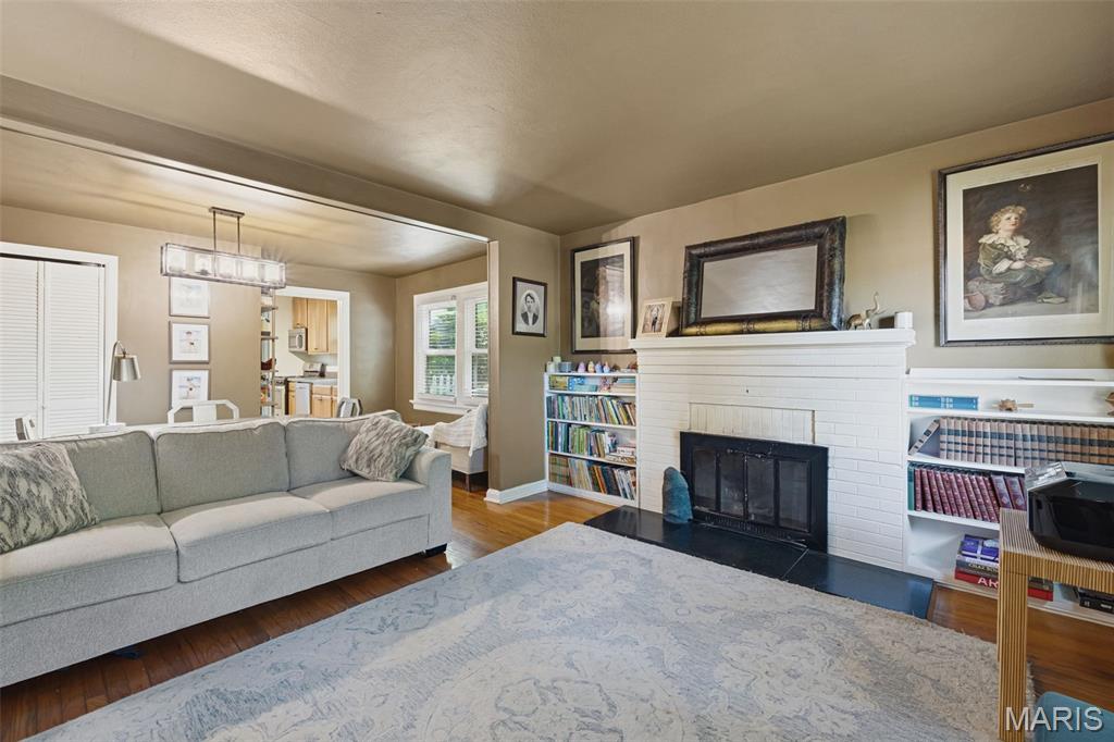 748 North Laclede Station Road Webster Groves, MO 63119 - Photo 4 of 19