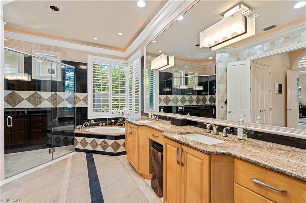 933 Barcarmil Way Naples, FL 34110 - Photo 27 of 48