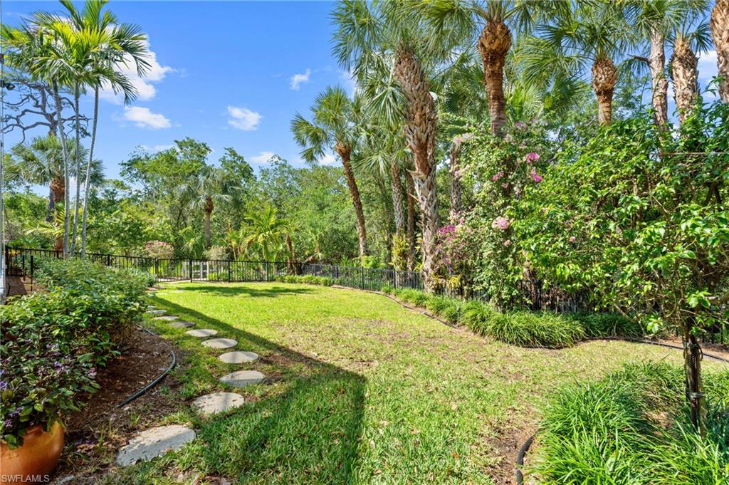 933 Barcarmil Way Naples, FL 34110 - Photo 7 of 48