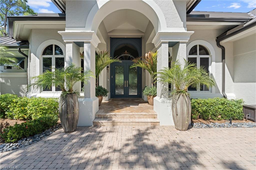 933 Barcarmil Way Naples, FL 34110 - Photo 8 of 48