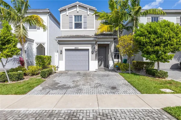 $3,500 | 4813 Northwest 48th Terrace, Tamarac, FL 33319